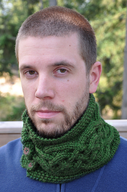 Rainier Cabled Cowl