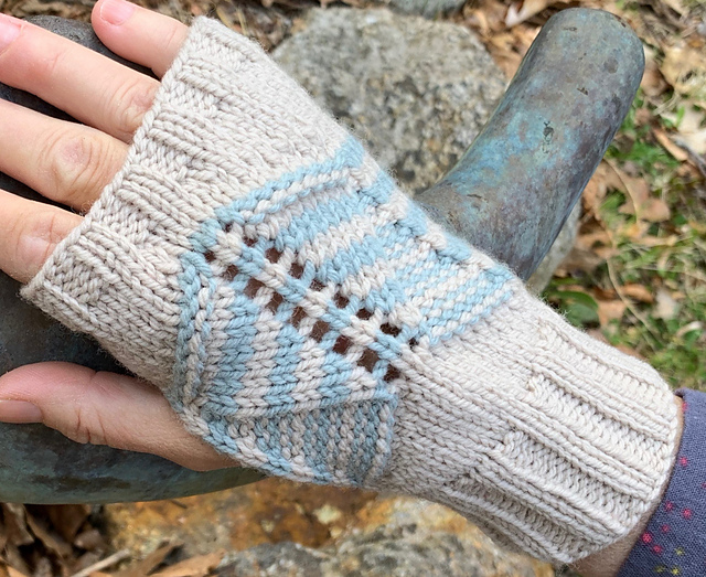Bent Stripe Mitts
