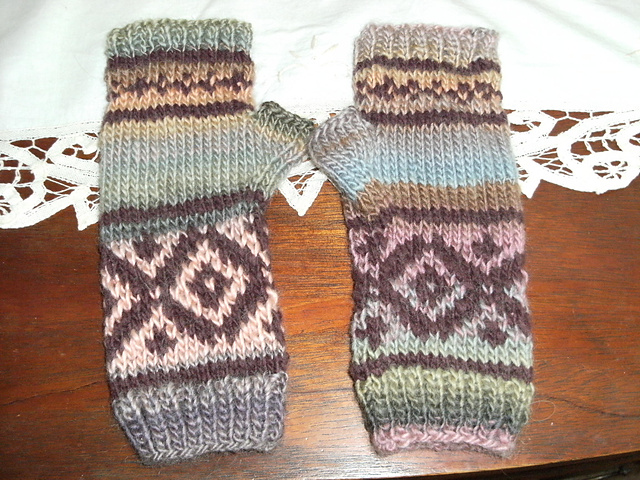 Fake Isle Mitts