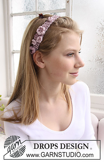 0-681 Crochet hair band with crochet flowers