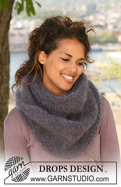 125-7 Knitted neck warmer