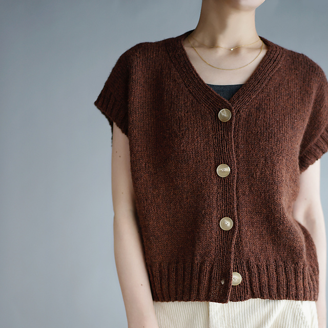 【YOURNUS】Loose Hachi V-Neck Knit 7331641_Khaki?wid=1000&hei=