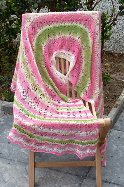 Estonian Hearts and Flowers Split Pi Shawl
