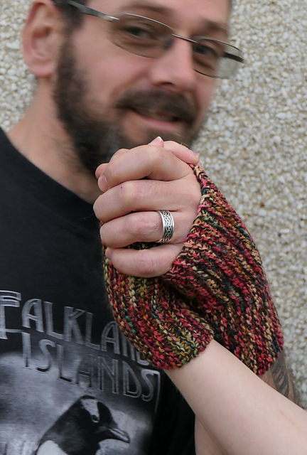 Easy-Peasy Sideways Mitts