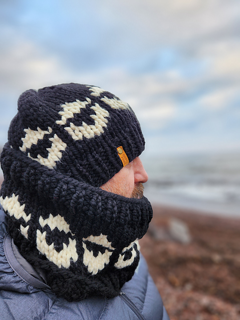 Thunder Bay Cowl