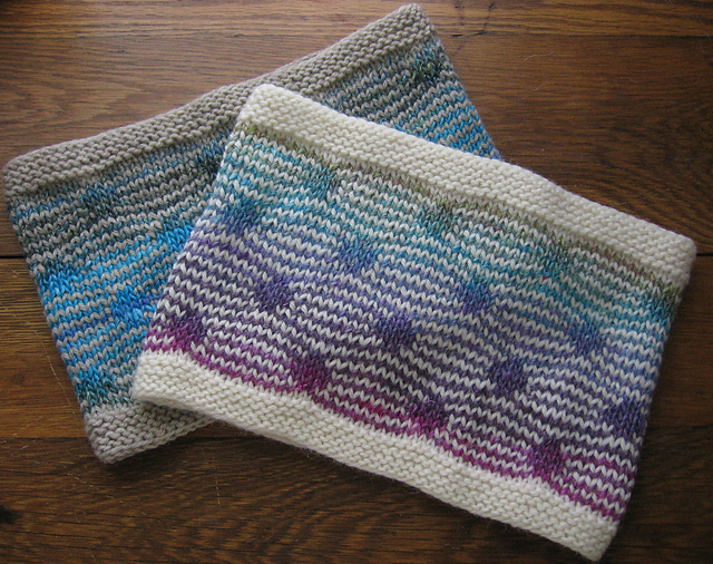 My Toes Itch Cowl