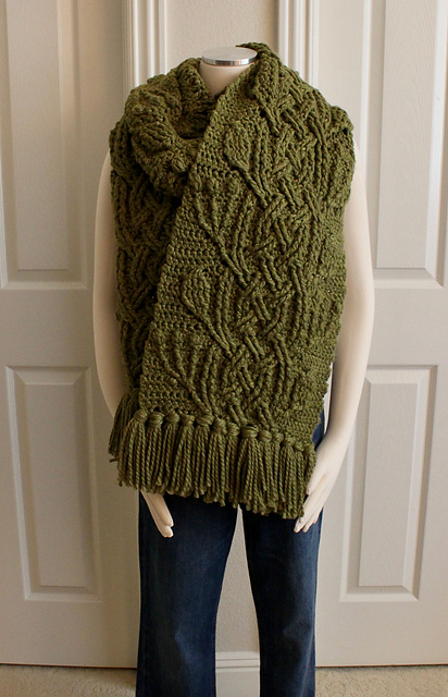 Super Leaf Cable Scarf