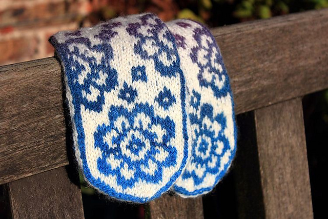 Upland Meadow Mittens