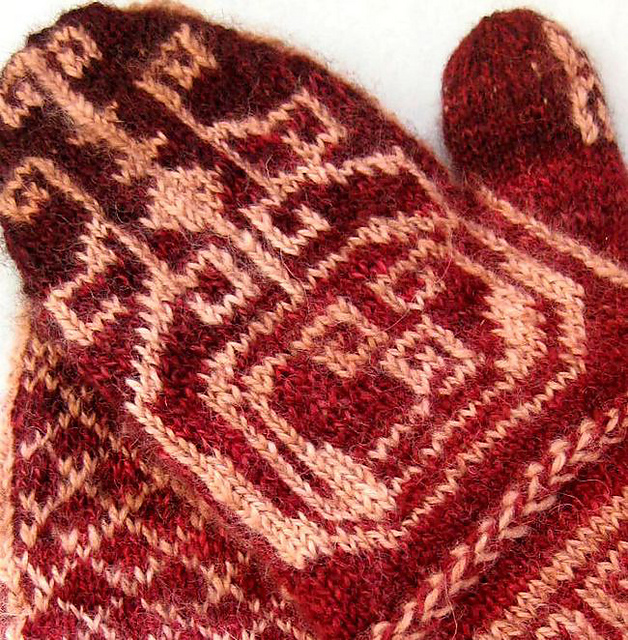 Triskele Mittens