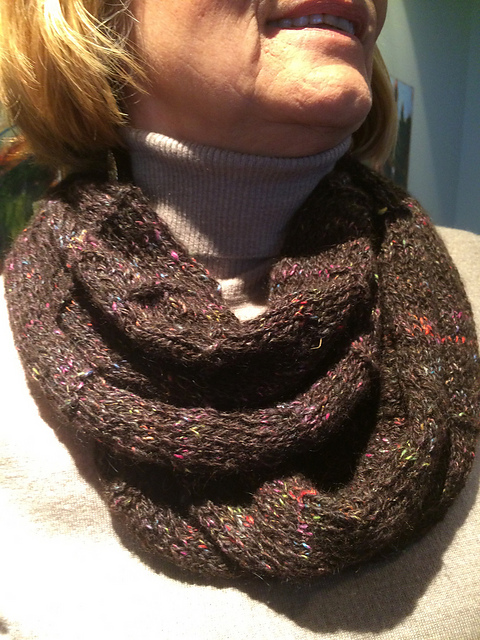 Twisted Scarf to Cowl