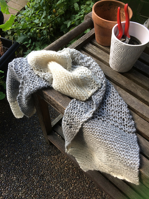 C/H Bell Curve Scarf