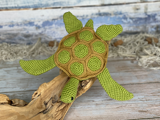 Ravelry: Napali the Sea Turtle pattern by Lindsey Roe