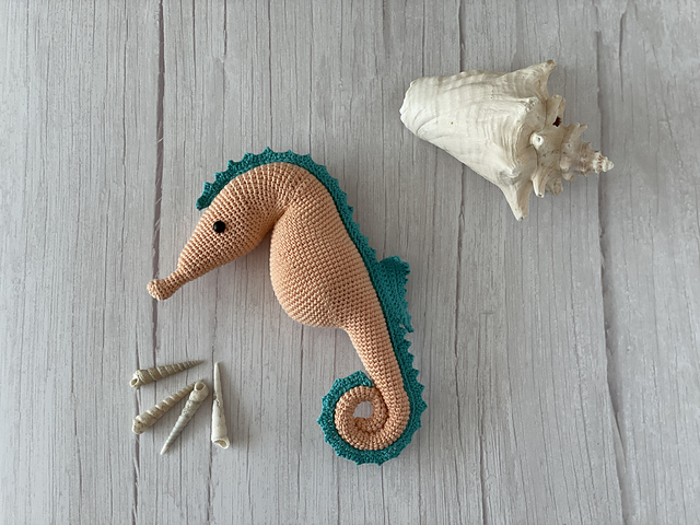 Yoyo the Seahorse Amigurumi