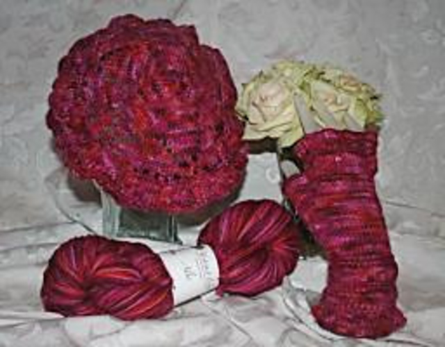 Mt. Hood Rose Cap & Gloves