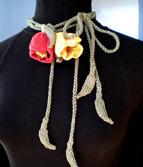 Poppy Love Lariat