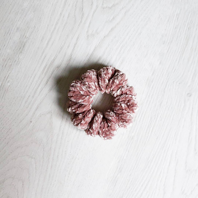 Throwback Scrunchie