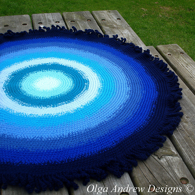 Ravelry: Curly tassels round rug 069 pattern by Olga Andrew