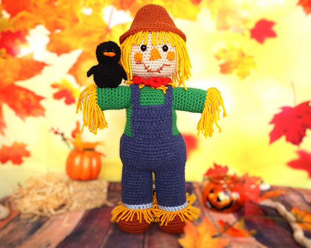 Scarecrow Halloween Amigurumi