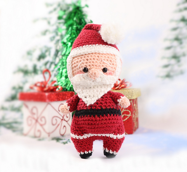 Chubby Santa Claus Amigurumi