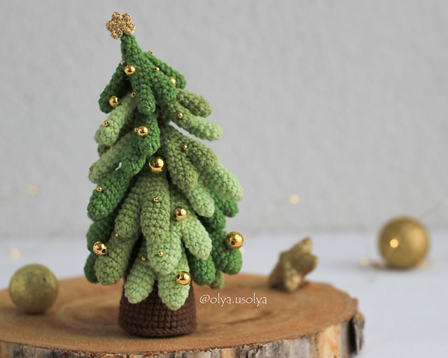 Fluffy Branchy Christmas Tree