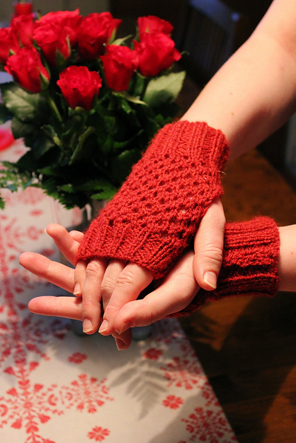 Greta Lacy Wristwarmers