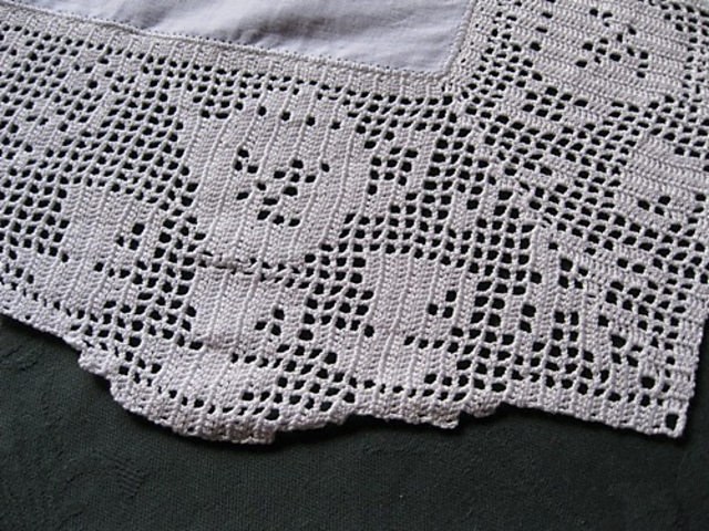 Edging with Teapot, Cup and Saucer Design
