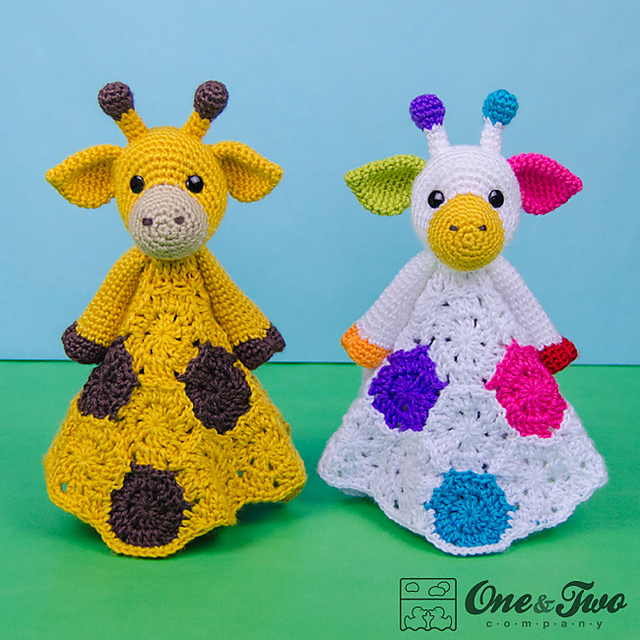 Geri the Giraffe Lovey