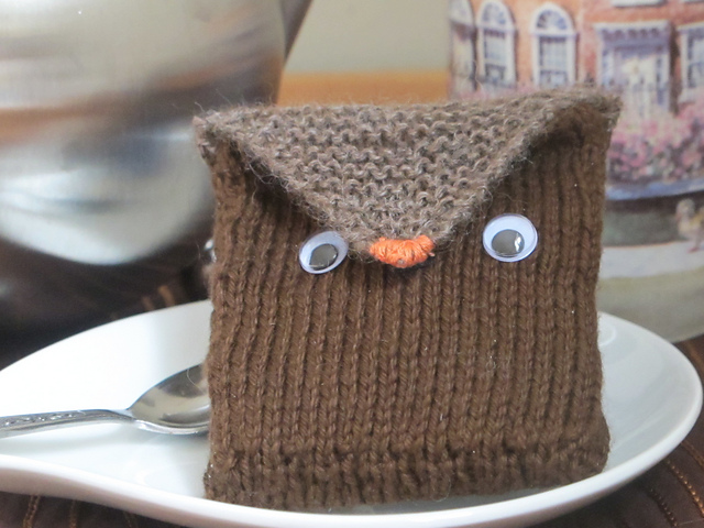 Tea Toting Owl