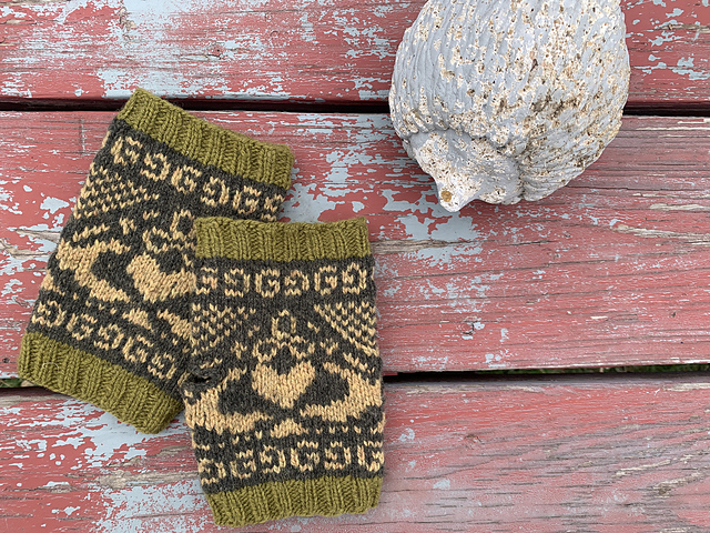 Claddagh Mitts