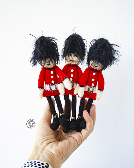 Queens guard ornament