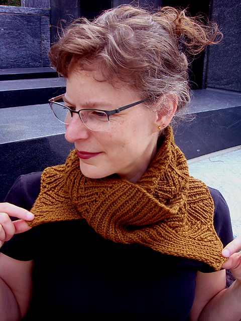 Grace Note Cowl