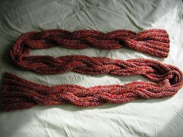 Reversible plaited scarf