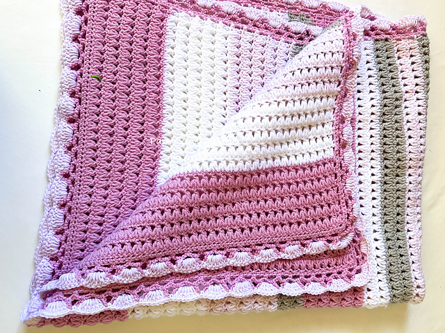 Decorative Sissy's Throw Blanket
