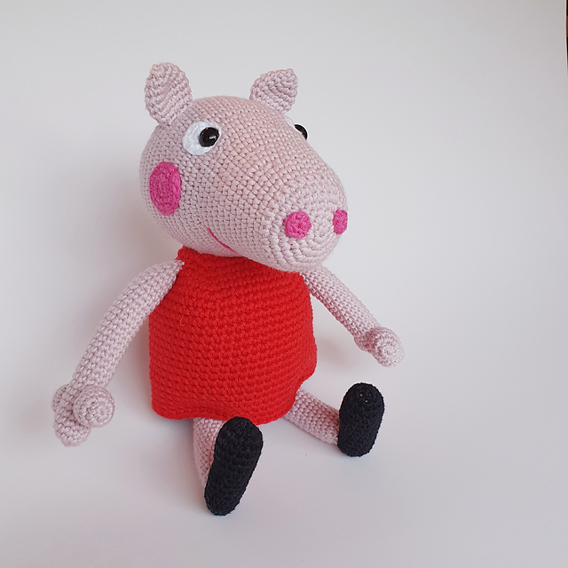 Pig with dress.