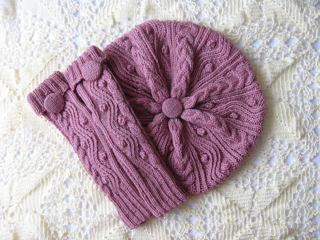 Rosy Winter (Beret and Fingerless Gloves set)