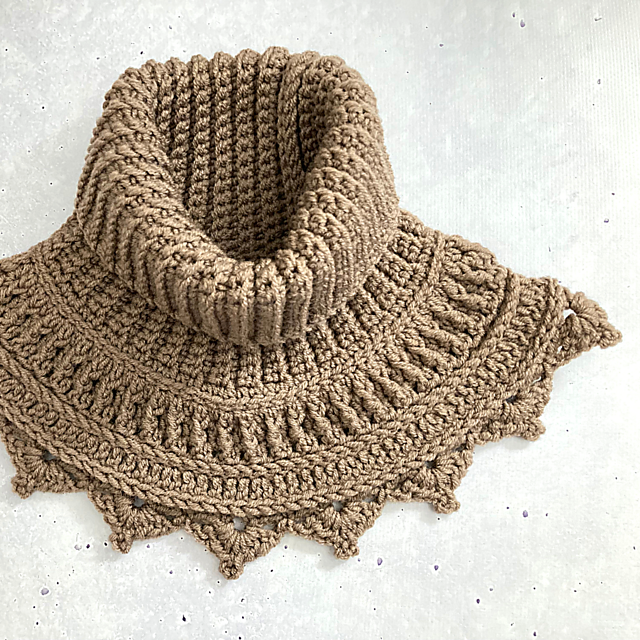 Eternity Neckwarmer