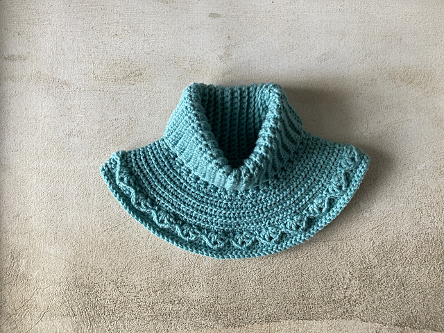 Kira Neckwarmer