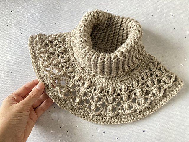 Janine Neckwarmer