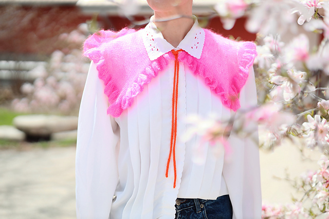 Curtsy Collar