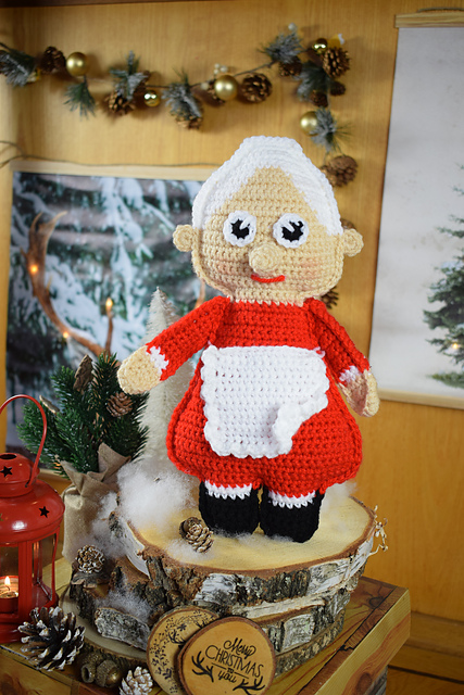 Mrs. Santa Claus ragdoll