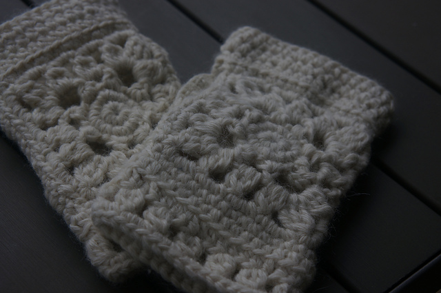 Lacy Handwarmers