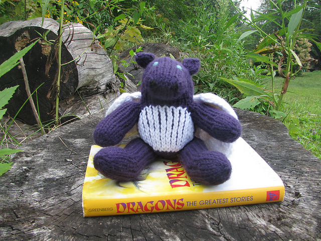 Small Sitting Dragon