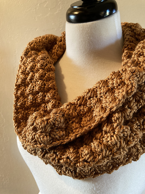 Sophia Snuggly Cowl
