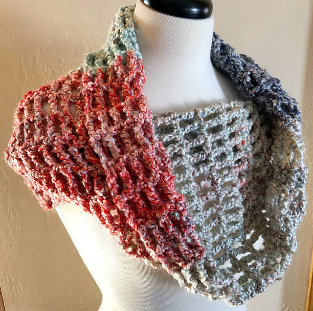 Cardinal Chunky Cowl