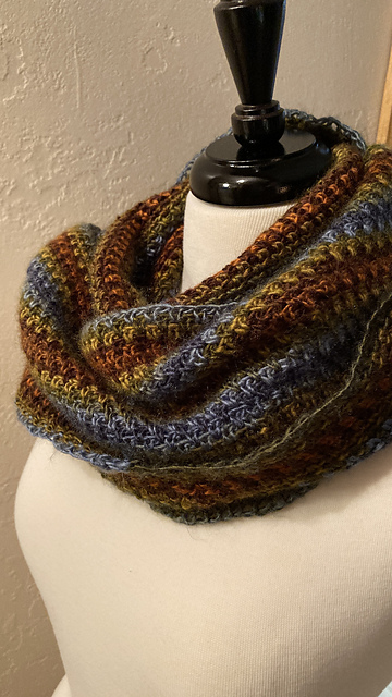 Easy Crochet Infinity Cowl