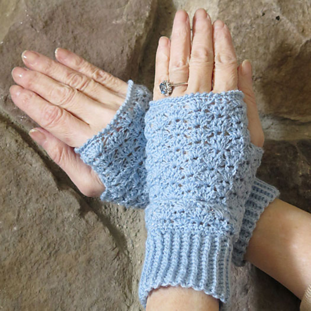 Thistle stitch texting gloves