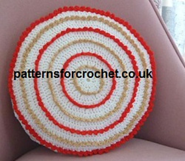 Ravelry PFC51 Round Cushion Cover pattern by Crochet 'n' Create
