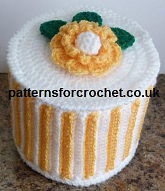 PFC83-Flowered Toilet Roll Cover