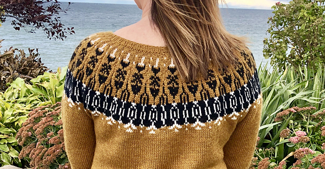 Dancing Flowers Pullover