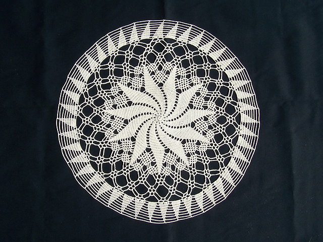 Whirl-A-Way Doily #7560